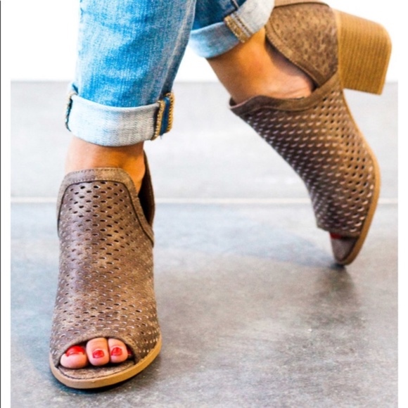 JUSTINE Booties - Picture 5 of 5